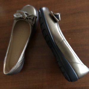 Hotter Women's Ballet Nickel Metallic Gold Flats, Size 9, like new